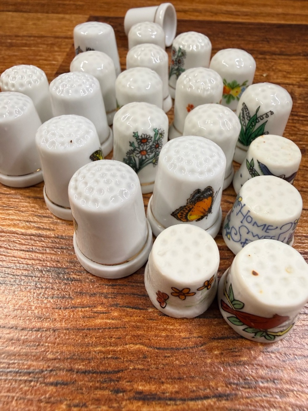 Vintage Thimbles Lot (25) - Picture 10 of 14